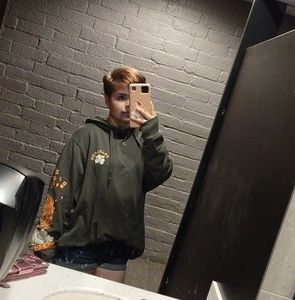 Meet your Posher, Donya